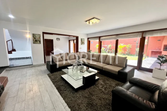 Casa en Alquiler en Surco | 325 m² | A minutos de Jockey Plaza y la U. de Lima